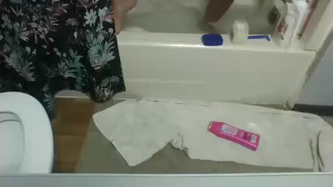 Snapshot of prettyp7729206 chatting on 10/15/25, 03:23 prettyp7729206 online show from 10/15/25, 03:23