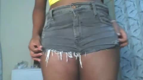 Snapshot of prettypussy_24 chatting on 05/20/26, 12:22 prettypussy_24 online show from 05/20/26, 12:22
