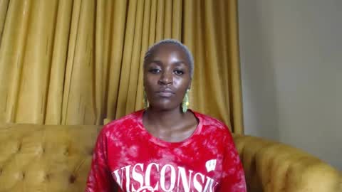 Snapshot of prettyquee chatting on 12/08/24, 01:14 sasha online show from 12/08/24, 01:14