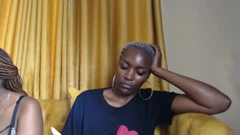 Snapshot of prettyquee chatting on 12/17/24, 11:49 sasha online show from 12/17/24, 11:49