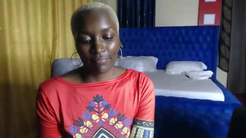 Snapshot of prettyquee chatting on 12/28/24, 10:02 sasha online show from 12/28/24, 10:02