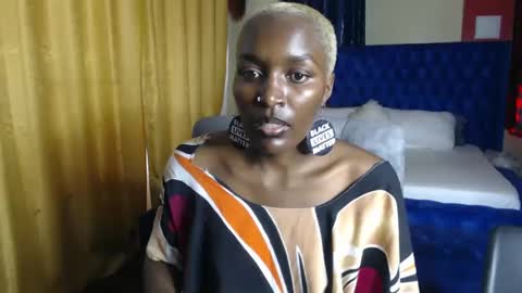 Snapshot of prettyquee chatting on 01/09/25, 09:48 sasha online show from 01/09/25, 09:48