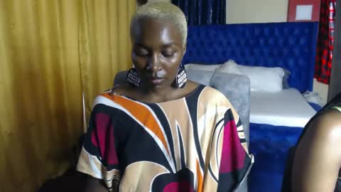 Snapshot of prettyquee chatting on 01/09/25, 12:52 sasha online show from 01/09/25, 12:52