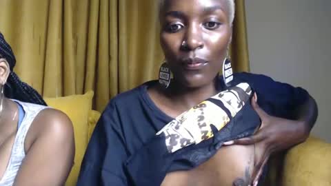 Snapshot of prettyquee chatting on 01/10/25, 07:21 sasha online show from 01/10/25, 07:21