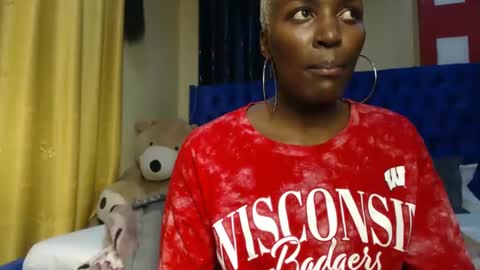 Snapshot of prettyquee chatting on 01/12/25, 09:19 sasha online show from 01/12/25, 09:19