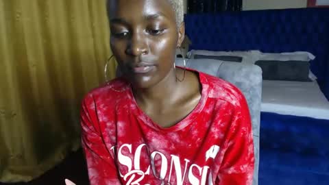 Snapshot of prettyquee chatting on 01/13/25, 01:28 sasha online show from 01/13/25, 01:28