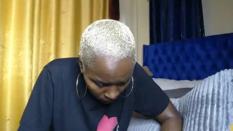 Snapshot of prettyquee chatting on 01/14/25, 08:41 sasha online show from 01/14/25, 08:41