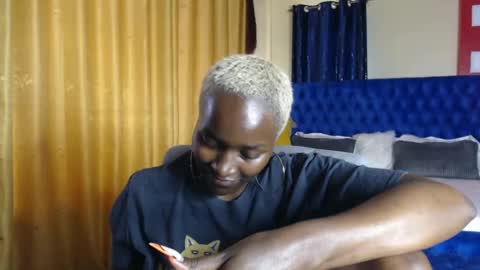 Snapshot of prettyquee chatting on 01/15/25, 07:37 sasha online show from 01/15/25, 07:37