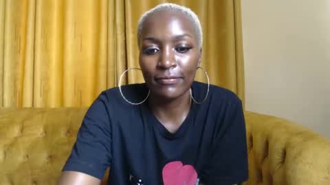 Snapshot of prettyquee chatting on 01/21/25, 06:11 sasha online show from 01/21/25, 06:11