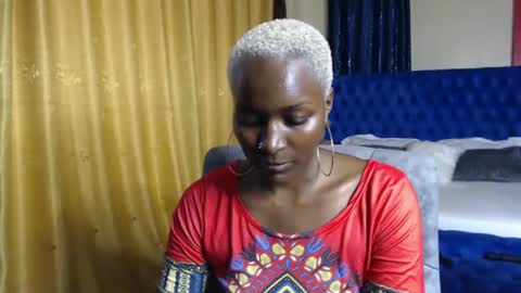 Snapshot of prettyquee chatting on 01/31/25, 10:52 sasha online show from 01/31/25, 10:52