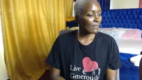 Snapshot of prettyquee chatting on 02/20/25, 07:12 sasha online show from 02/20/25, 07:12