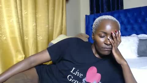 Snapshot of prettyquee chatting on 02/25/25, 07:58 sasha online show from 02/25/25, 07:58