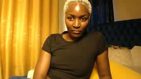 Snapshot of prettyquee chatting on 09/24/25, 08:17 sasha online show from 09/24/25, 08:17