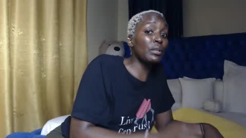 Snapshot of prettyquee chatting on 10/09/25, 03:21 sasha online show from 10/09/25, 03:21