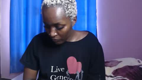 Snapshot of prettyquee chatting on 10/22/25, 08:58 sasha online show from 10/22/25, 08:58