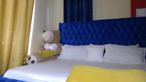 Snapshot of prettyquee chatting on 11/26/25, 11:44 sasha online show from 11/26/25, 11:44