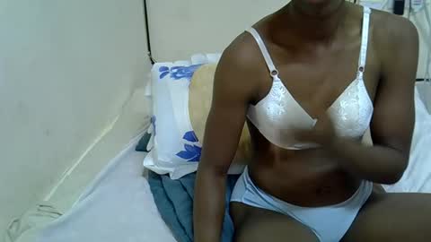 Pretty Queen online show from 11/22/25, 09:52