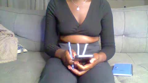 Snapshot of prettyqueen254 chatting on 02/23/25, 01:13 pretty queen online show from 02/23/25, 01:13