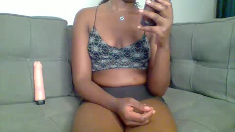 Snapshot of prettyqueen254 chatting on 10/30/25, 09:59 pretty queen online show from 10/30/25, 09:59