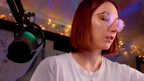 Snapshot of prettyreckess chatting on 12/17/25, 07:58 Mila -NONUDE MODEL online show from 12/17/25, 07:58