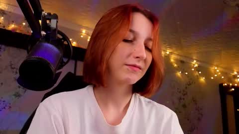 Snapshot of prettyreckess chatting on 12/18/25, 04:24 Mila -NONUDE MODEL online show from 12/18/25, 04:24