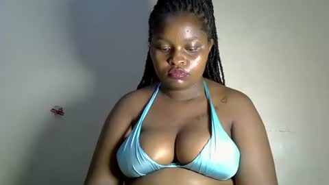 Snapshot of prettyriss chatting on 05/19/26, 06:36 prettyriss online show from 05/19/26, 06:36