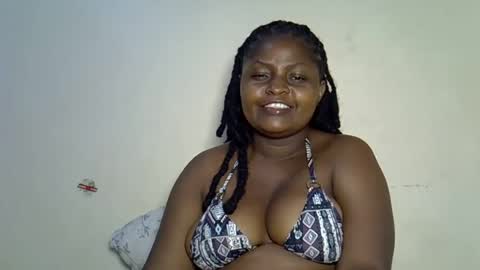 Snapshot of prettyriss chatting on 06/13/26, 05:22 prettyriss online show from 06/13/26, 05:22