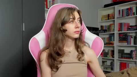 Snapshot of prettysomething chatting on 11/10/25, 08:13 Sophie next stream will be at Monday i will wait you guys online show from 11/10/25, 08:13