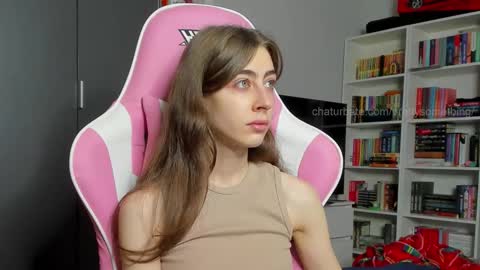 Snapshot of prettysomething chatting on 11/21/25, 06:56 Sophie next stream will be at Monday i will wait you guys online show from 11/21/25, 06:56