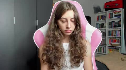 Snapshot of prettysomething chatting on 02/02/26, 09:19 Sophie next stream will be at Monday i will wait you guys online show from 02/02/26, 09:19
