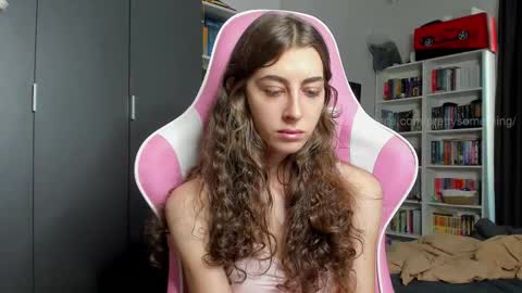 Snapshot of prettysomething chatting on 02/18/26, 09:49 Sophie next stream will be at Monday i will wait you guys online show from 02/18/26, 09:49