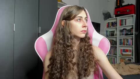 Snapshot of prettysomething chatting on 02/26/26, 08:24 Sophie next stream will be at Monday i will wait you guys online show from 02/26/26, 08:24