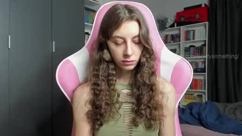 Snapshot of prettysomething chatting on 03/16/26, 06:17 Sophie next stream will be at Monday i will wait you guys online show from 03/16/26, 06:17