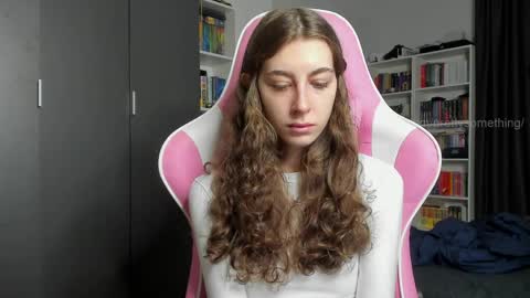 Snapshot of prettysomething chatting on 04/03/26, 07:17 Sophie next stream will be at Monday i will wait you guys online show from 04/03/26, 07:17