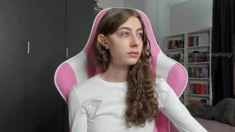 Snapshot of prettysomething chatting on 04/09/26, 06:02 Sophie next stream will be at Monday i will wait you guys online show from 04/09/26, 06:02