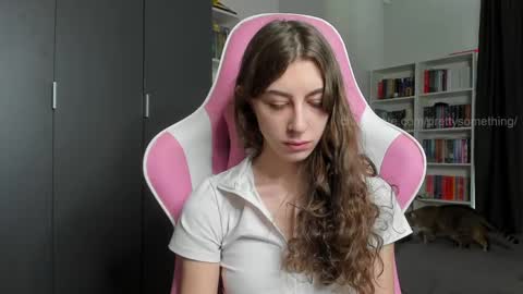 Snapshot of prettysomething chatting on 04/12/26, 05:56 Sophie next stream will be at Monday i will wait you guys online show from 04/12/26, 05:56
