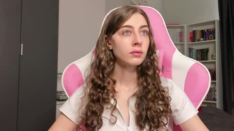 Snapshot of prettysomething chatting on 05/19/26, 05:36 Sophie next stream will be at Monday i will wait you guys online show from 05/19/26, 05:36