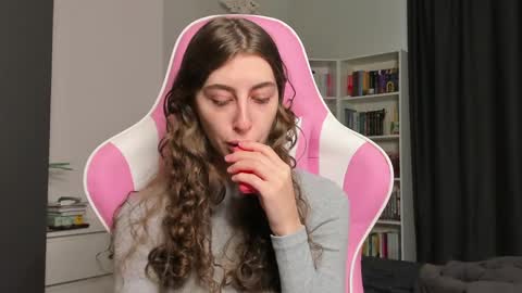Snapshot of prettysomething chatting on 06/01/26, 05:53 Sophie next stream will be at Monday i will wait you guys online show from 06/01/26, 05:53