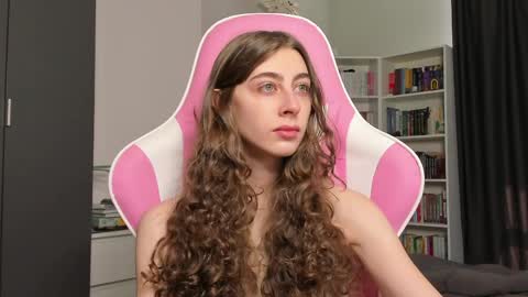 Snapshot of prettysomething chatting on 06/02/26, 06:48 Sophie next stream will be at Monday i will wait you guys online show from 06/02/26, 06:48