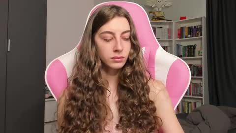Snapshot of prettysomething chatting on 06/09/26, 07:31 Sophie next stream will be at Monday i will wait you guys online show from 06/09/26, 07:31
