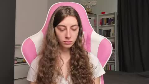 Snapshot of prettysomething chatting on 06/11/26, 06:00 Sophie next stream will be at Monday i will wait you guys online show from 06/11/26, 06:00