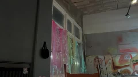 Snapshot of prettyunicorn555 chatting on 10/25/25, 05:04 Dahlia online show from 10/25/25, 05:04