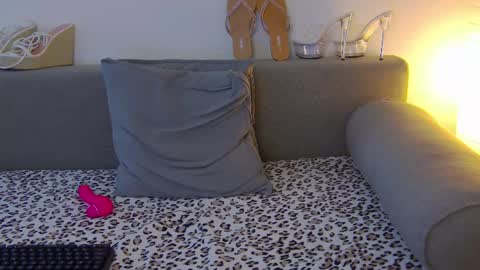 prettyvanessa online show from 02/21/25, 10:28
