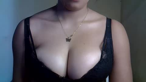 prettyy01 online show from 06/05/26, 07:36