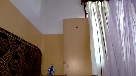 Snapshot of prettyzuzu chatting on 09/30/25, 06:18 prettyzuzu online show from 09/30/25, 06:18