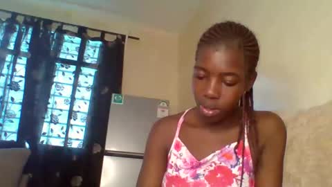 Snapshot of prettyzuzu chatting on 10/20/25, 07:20 prettyzuzu online show from 10/20/25, 07:20