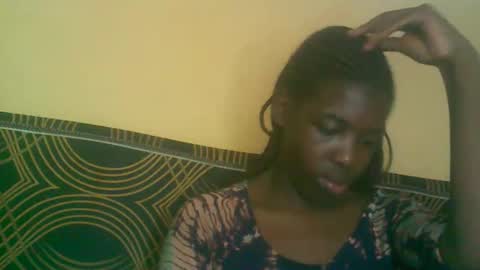 Snapshot of prettyzuzu chatting on 10/27/25, 06:28 prettyzuzu online show from 10/27/25, 06:28