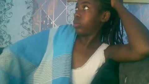 Snapshot of prettyzuzu chatting on 10/29/25, 03:20 prettyzuzu online show from 10/29/25, 03:20