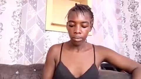 Snapshot of prettyzuzu chatting on 11/17/25, 08:53 prettyzuzu online show from 11/17/25, 08:53