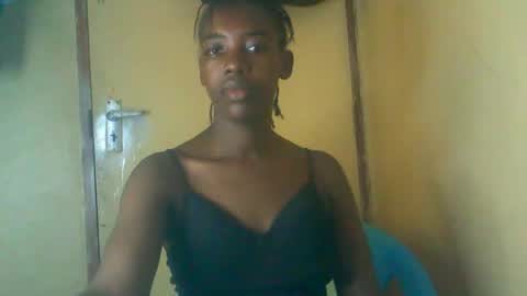 Snapshot of prettyzuzu chatting on 11/19/25, 06:35 prettyzuzu online show from 11/19/25, 06:35